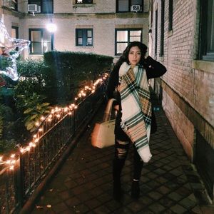 Meet your posher, melany :)